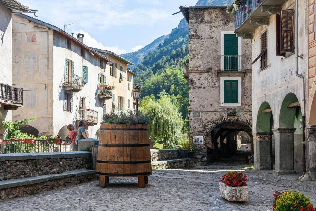 Sunny 1-Bed Apartment In Lovely Mountain Village La Brigue エクステリア 写真