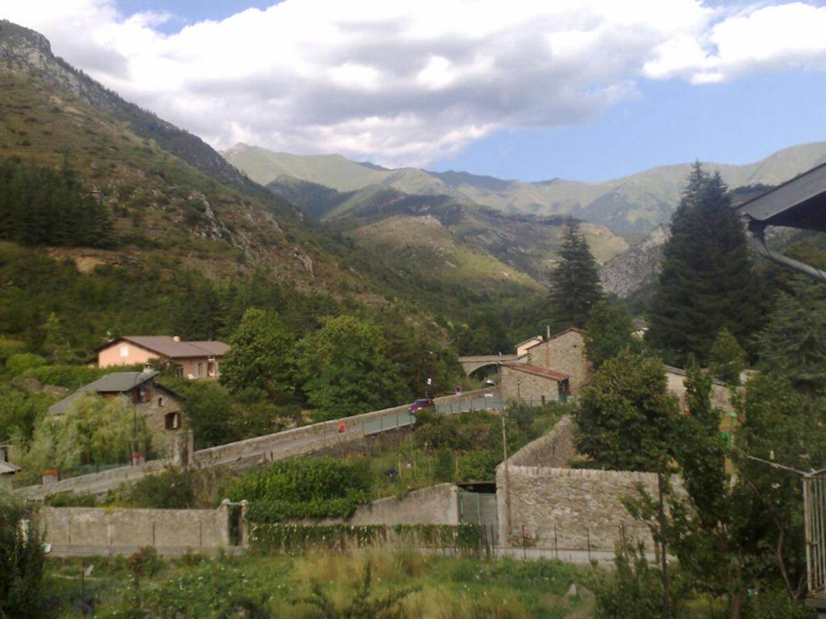 Sunny 1-Bed Apartment In Lovely Mountain Village La Brigue エクステリア 写真