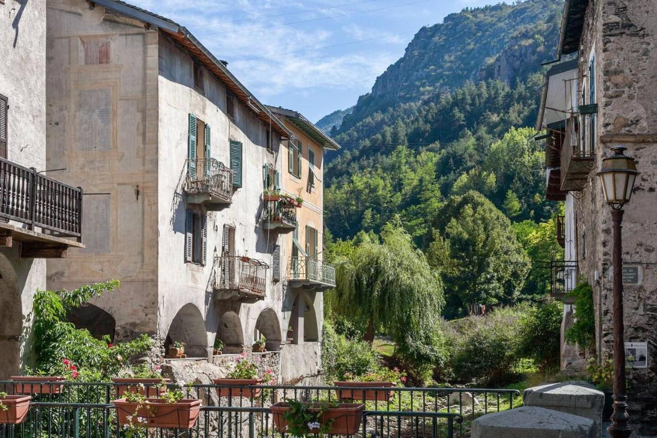 Sunny 1-Bed Apartment In Lovely Mountain Village La Brigue エクステリア 写真