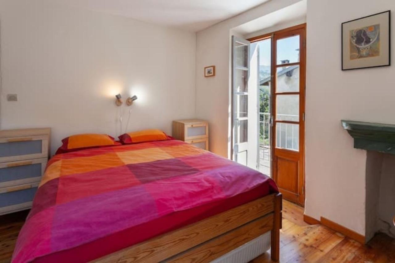Sunny 1-Bed Apartment In Lovely Mountain Village La Brigue エクステリア 写真