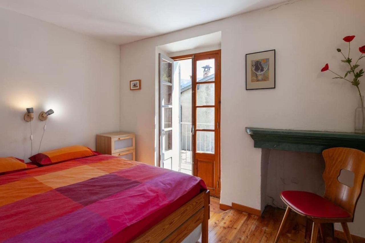 Sunny 1-Bed Apartment In Lovely Mountain Village La Brigue エクステリア 写真