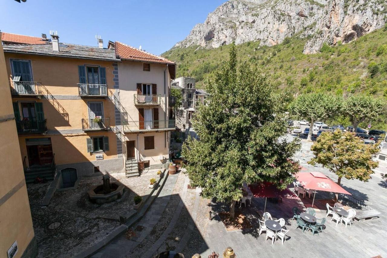 Sunny 1-Bed Apartment In Lovely Mountain Village La Brigue エクステリア 写真