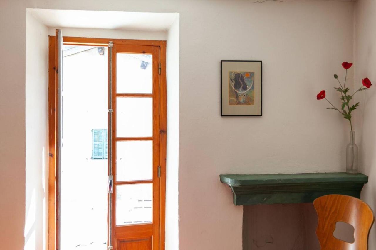 Sunny 1-Bed Apartment In Lovely Mountain Village La Brigue エクステリア 写真